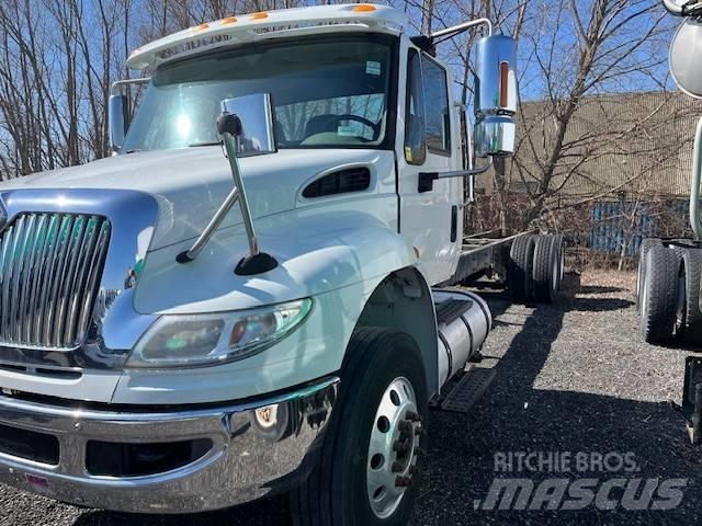 International 4400 Flatbed Trucks