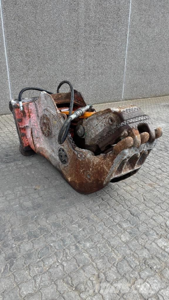 NPK G 18 J Pulveriser  (Demolition Crusher ) 
