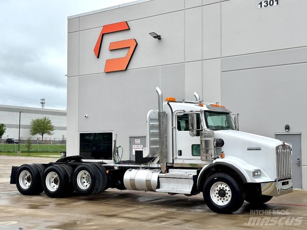 Kenworth T 800 Conventional Trucks / Tractor Trucks