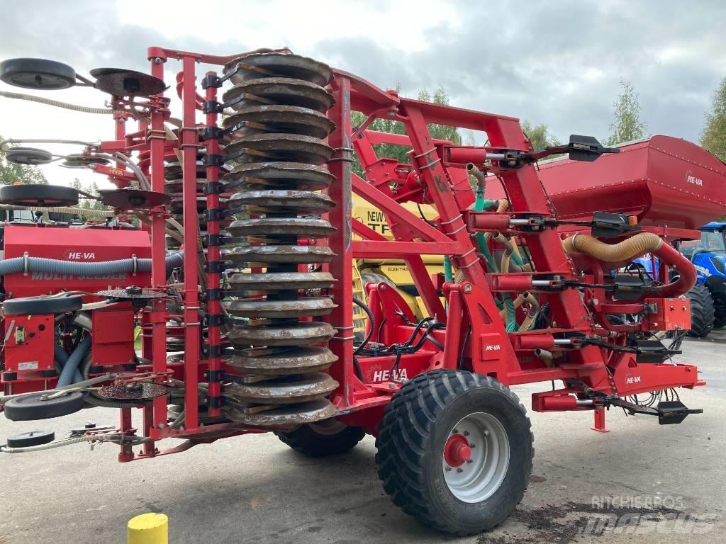 He-Va Sub-Tiller 500 Farm Drills