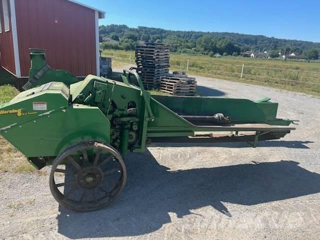 John Deere 3950 Forage Harvester