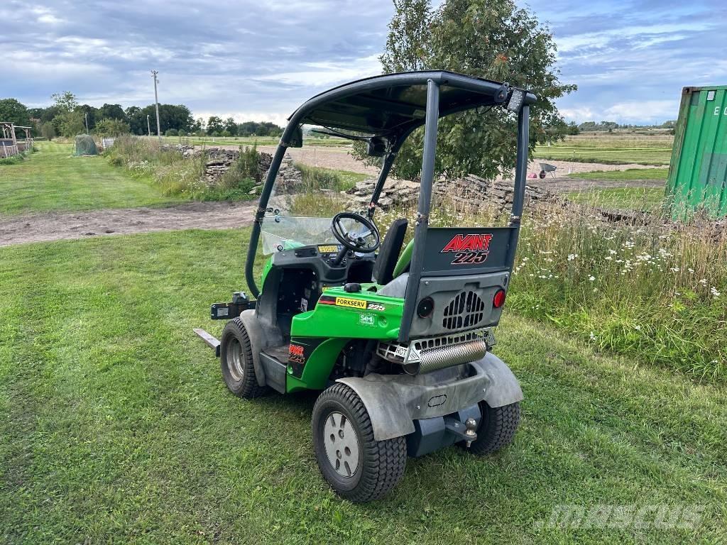 Avant 225 Skid Steer Loaders