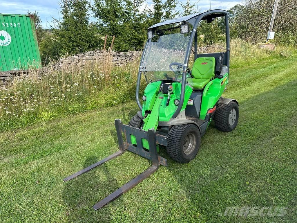 Avant 225 Skid Steer Loaders