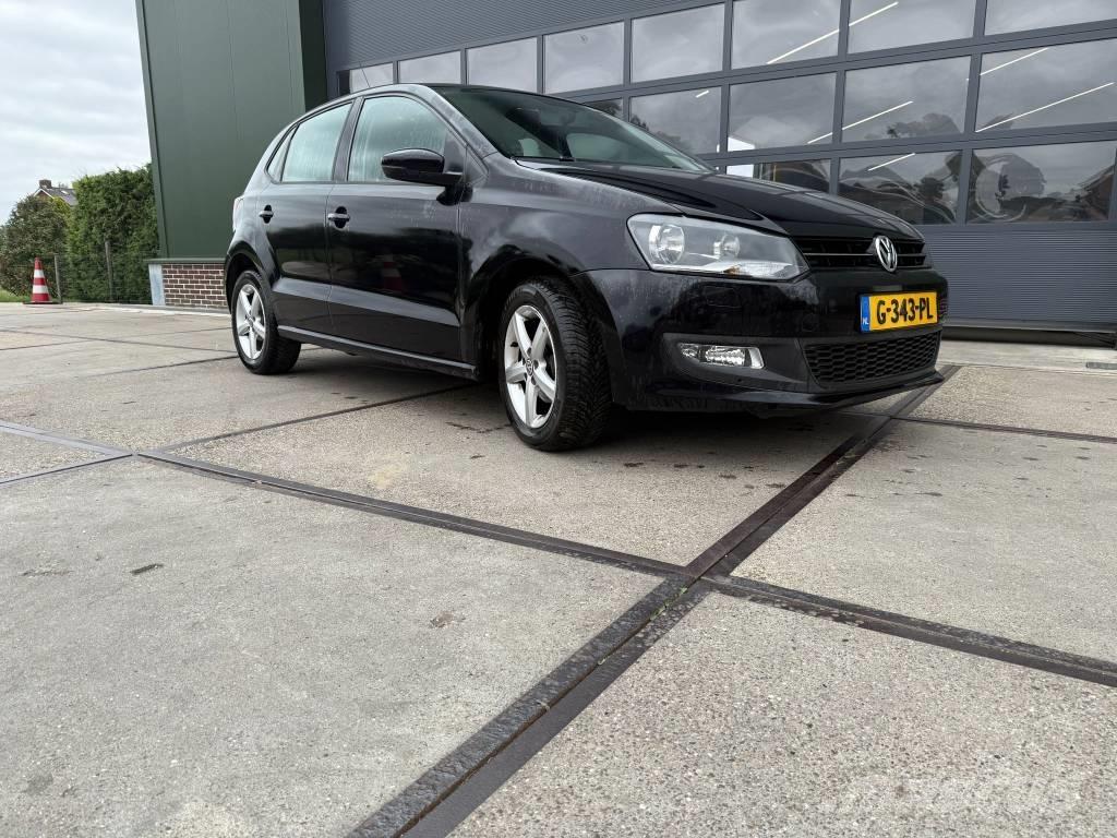 Volkswagen Polo Automobiles / SUVS
