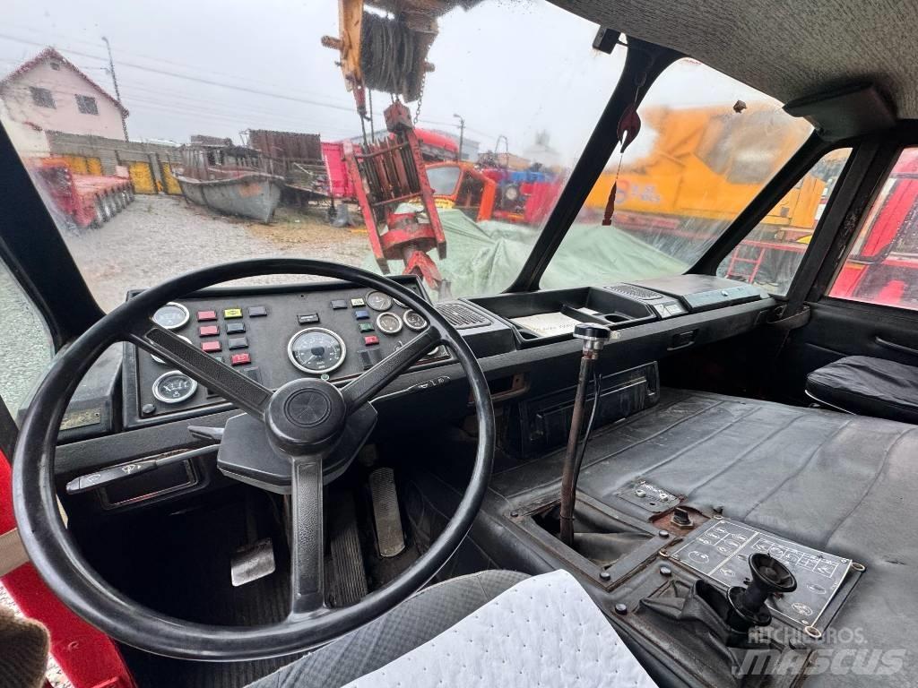 Coles 830T Mobile and all terrain cranes