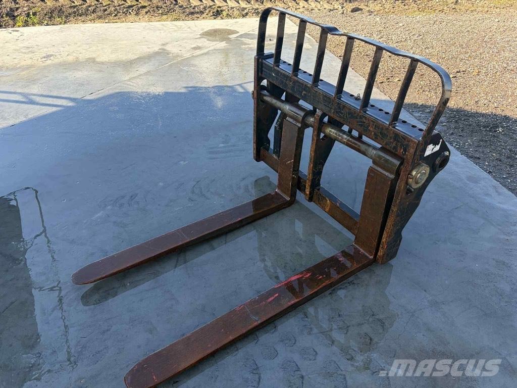 Manitou Pallegafler Telescopic Handlers