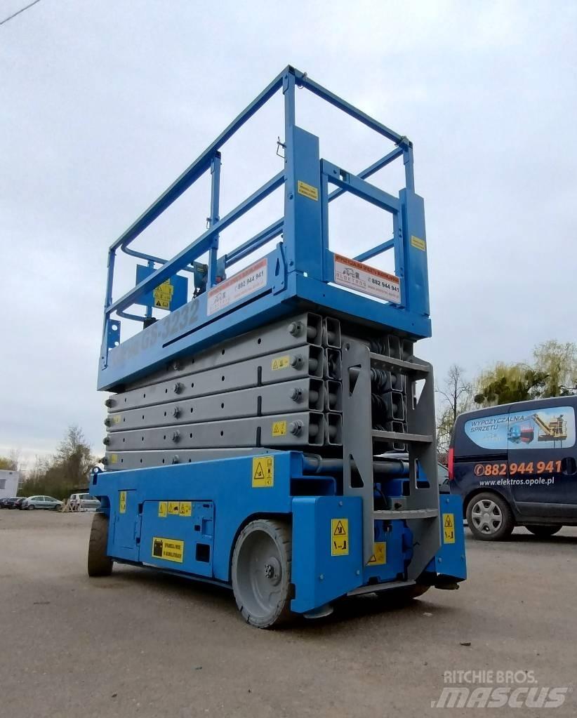 Genie GS 3232 Scissor Lifts