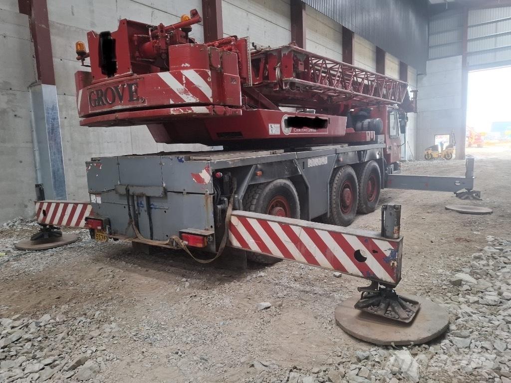 Grove 3050 Mobile and all terrain cranes