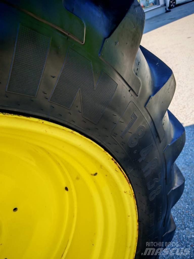 John Deere 6115 R Tractors