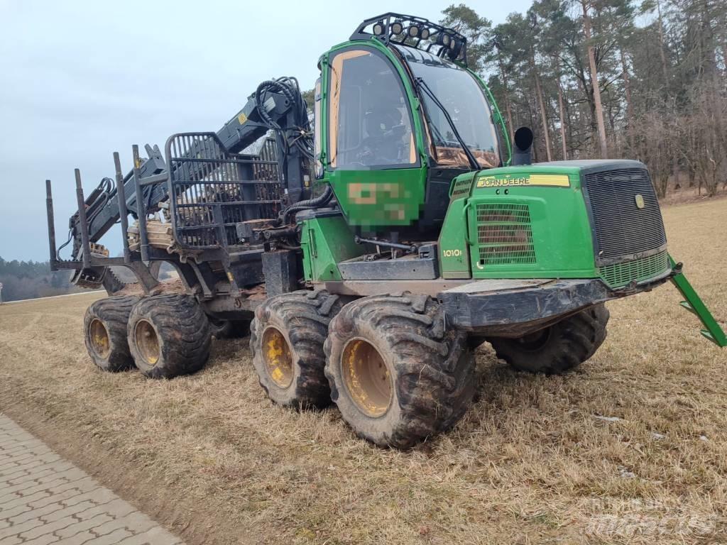 John Deere 1010 E Forwarders