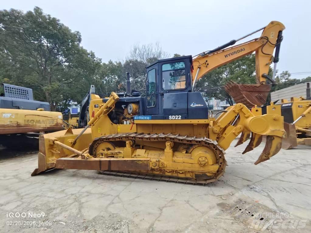 Shantui SD 22 Crawler dozers
