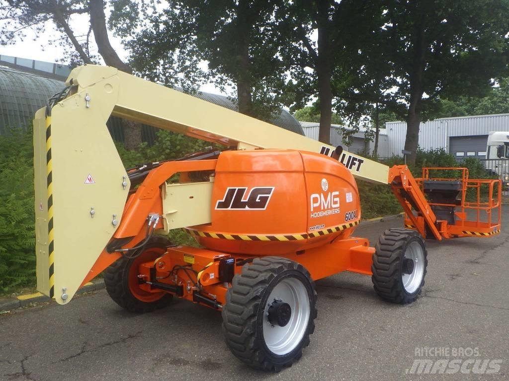 JLG 600AJ Articulated boom lifts