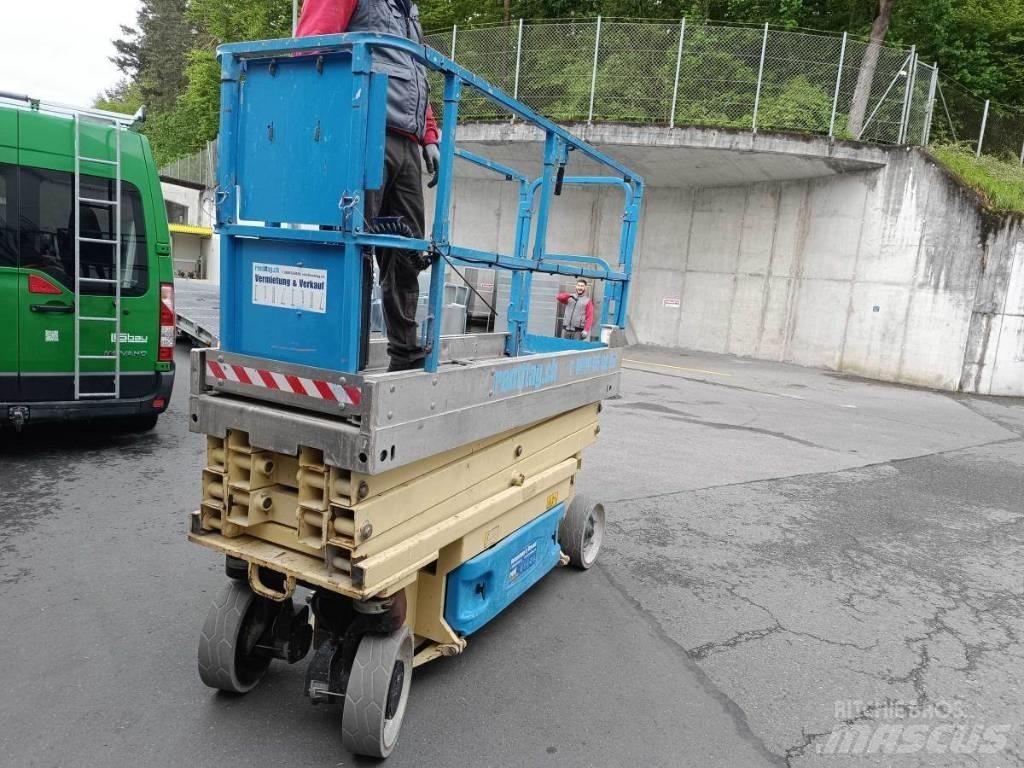 JLG 2030 ES Scissor Lifts