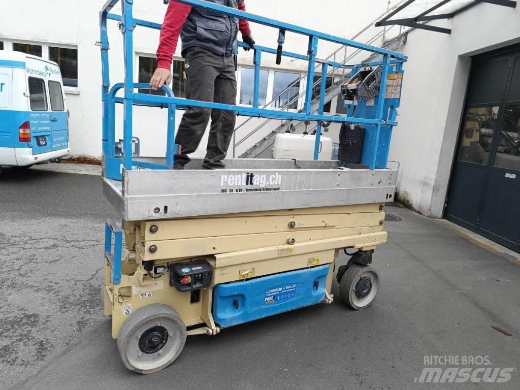 JLG 2030 ES Scissor Lifts