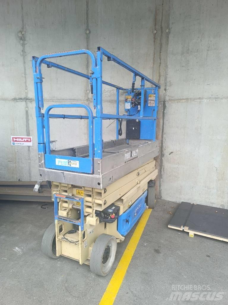 JLG 2030 ES Scissor Lifts