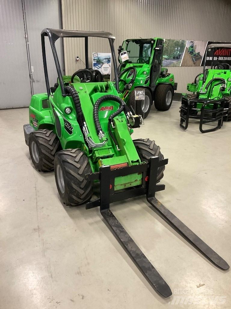 Avant 528 Multi purpose loaders