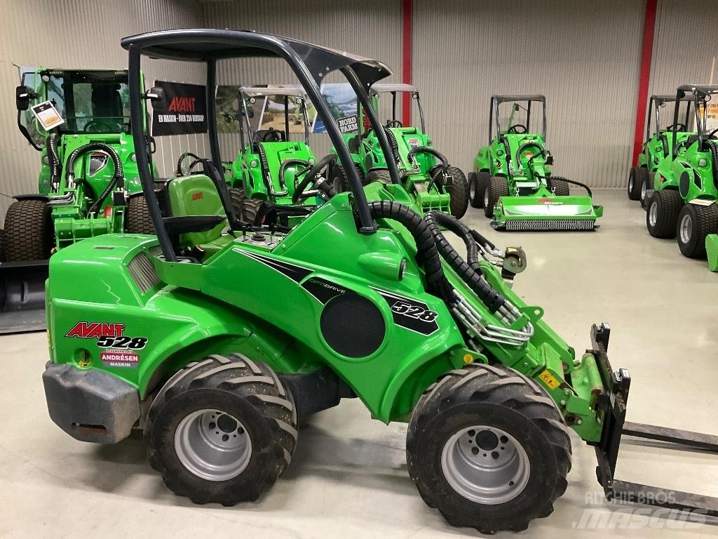 Avant 528 Multi purpose loaders