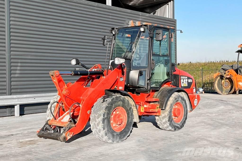 CAT 907H2 Wheel Loaders