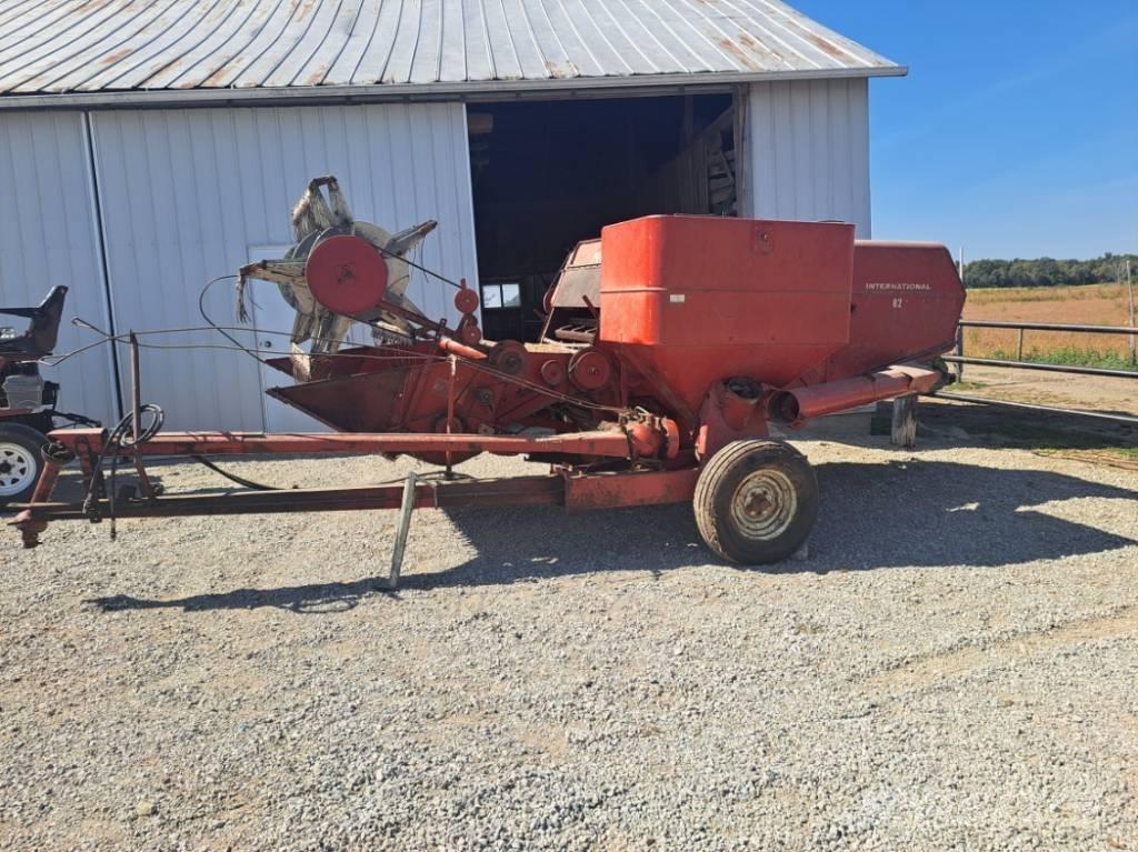 International 82 Harvester Headers