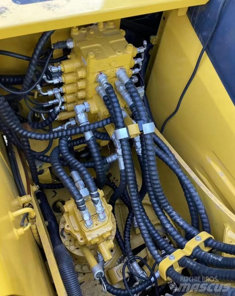 Komatsu PC 130 Mini excavators  7t - 12t