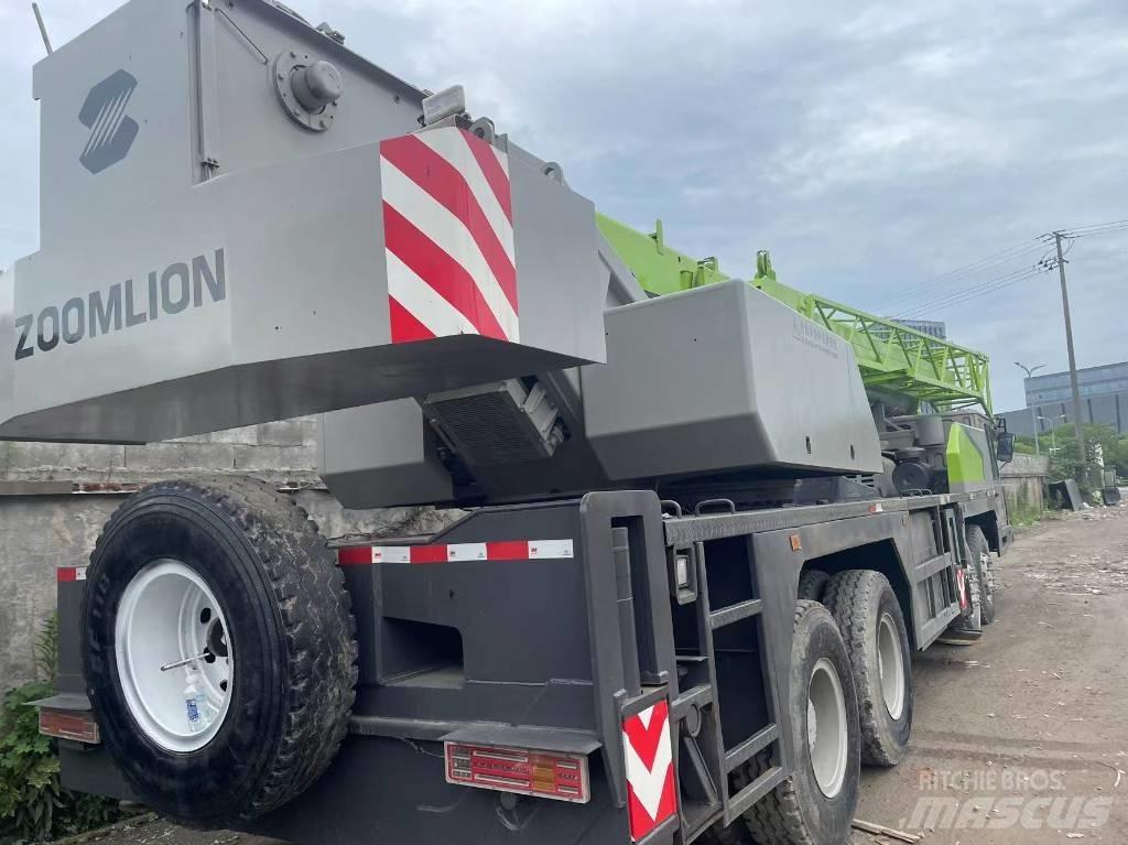 Zoomlion ZTC500 Mobile and all terrain cranes