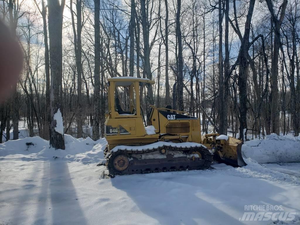 CAT D 4 G Crawler dozers