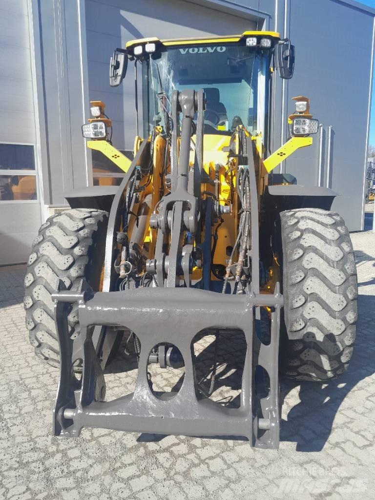 Volvo L90H Wheel Loaders