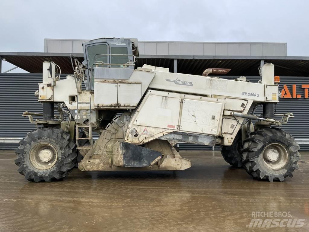 Wirtgen WR 2500S Asphalt Recycling Equipment