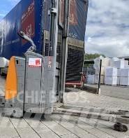 Still EXD-SF20 Pedestrian stacker
