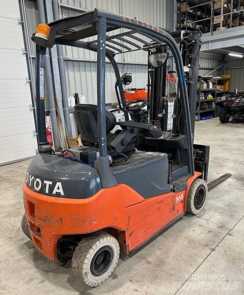 Toyota 8 FBMT 16 Electric Forklifts