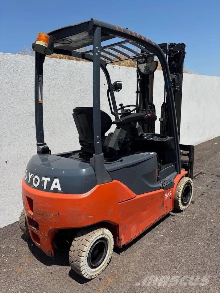 Toyota 8 FBMT 16 Electric Forklifts