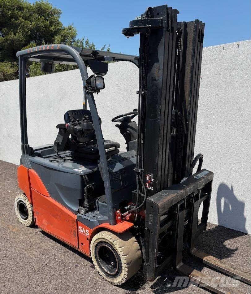 Toyota 8 FBMT 16 Electric Forklifts