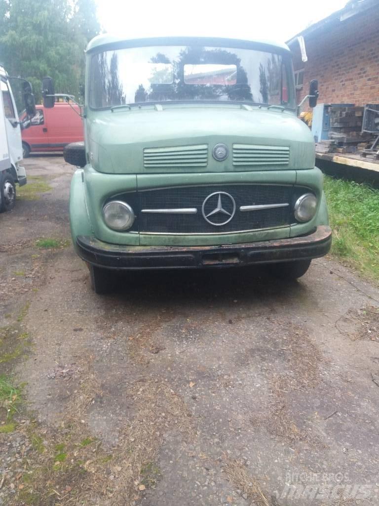 Mercedes-Benz 1113 Dump Trucks