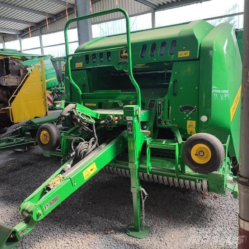 John Deere F441M Round Balers