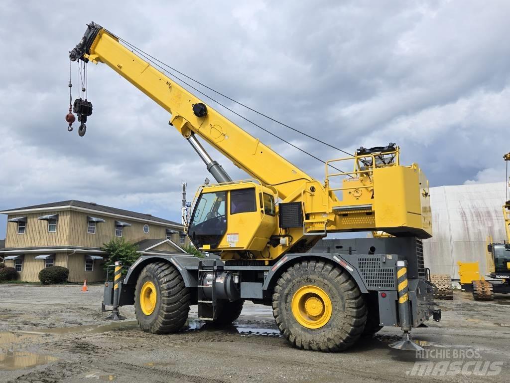 Grove RT 765 E-2 Rough Terrain Cranes