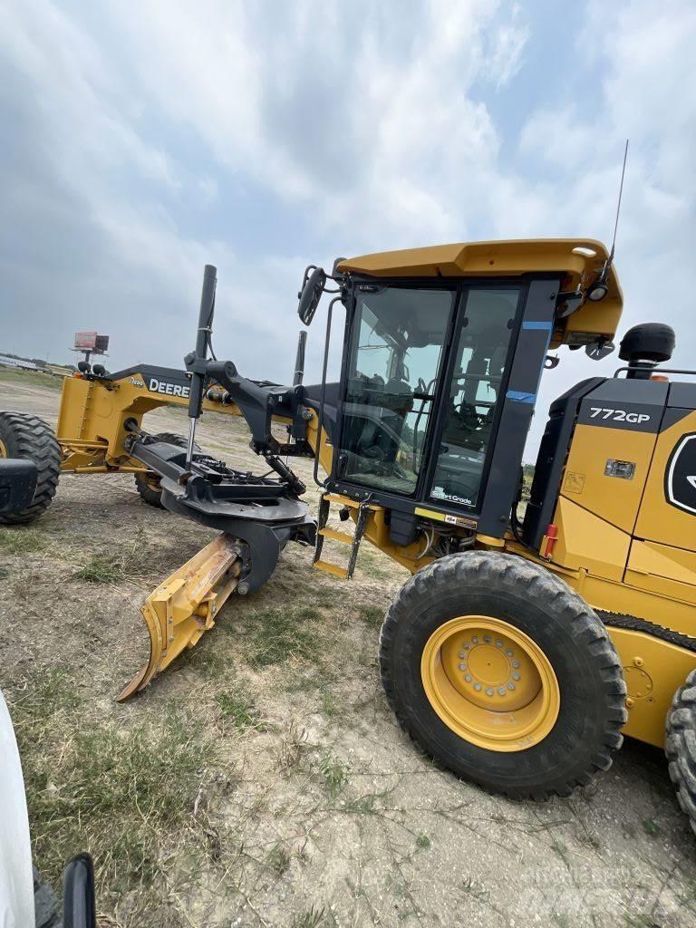 John Deere 772 GP Motor Graders