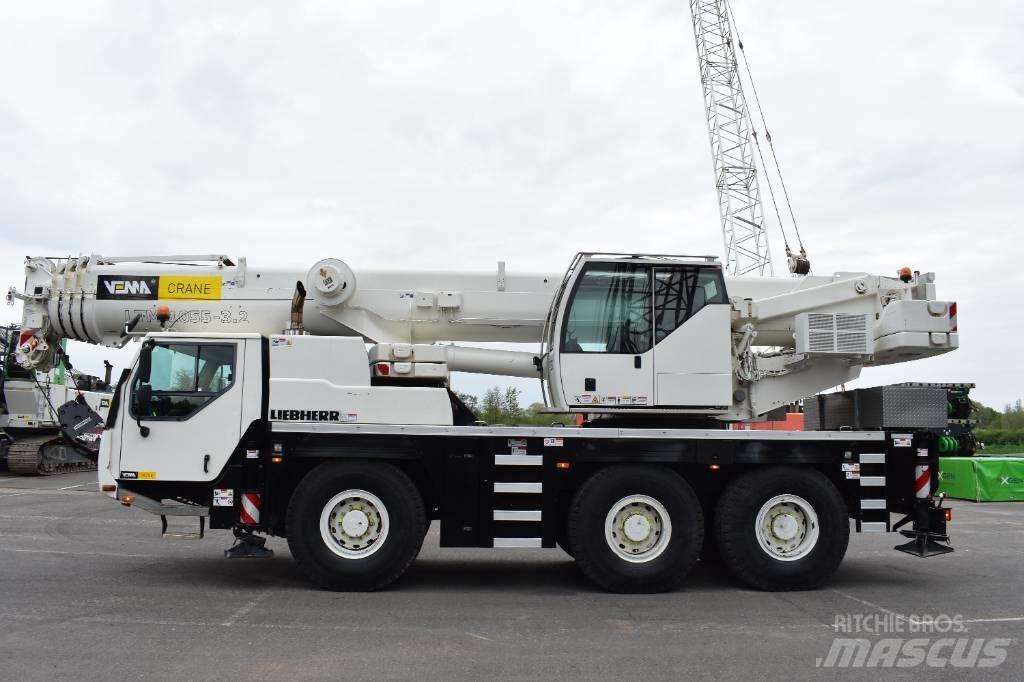 Liebherr LTM1055-3.2 Mobile and all terrain cranes