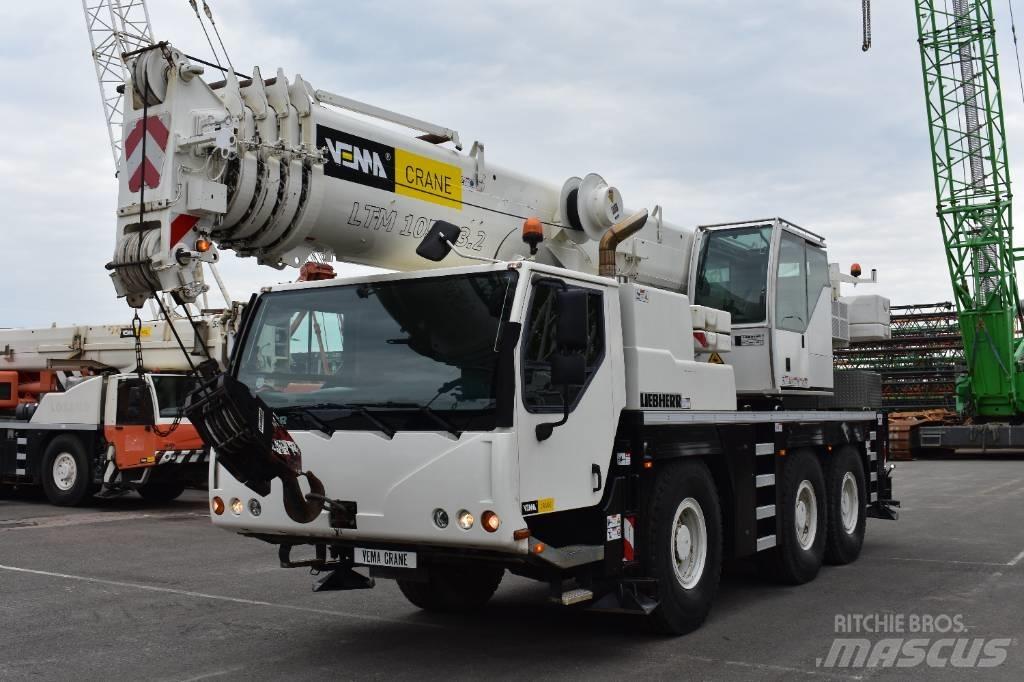Liebherr LTM1055-3.2 Mobile and all terrain cranes