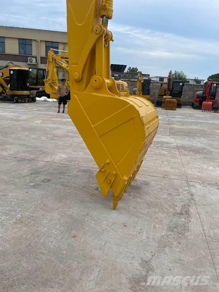 Komatsu PC 220-7 Crawler Excavators