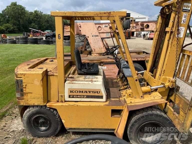 Komatsu FG 40ZT-4 Misc Forklifts