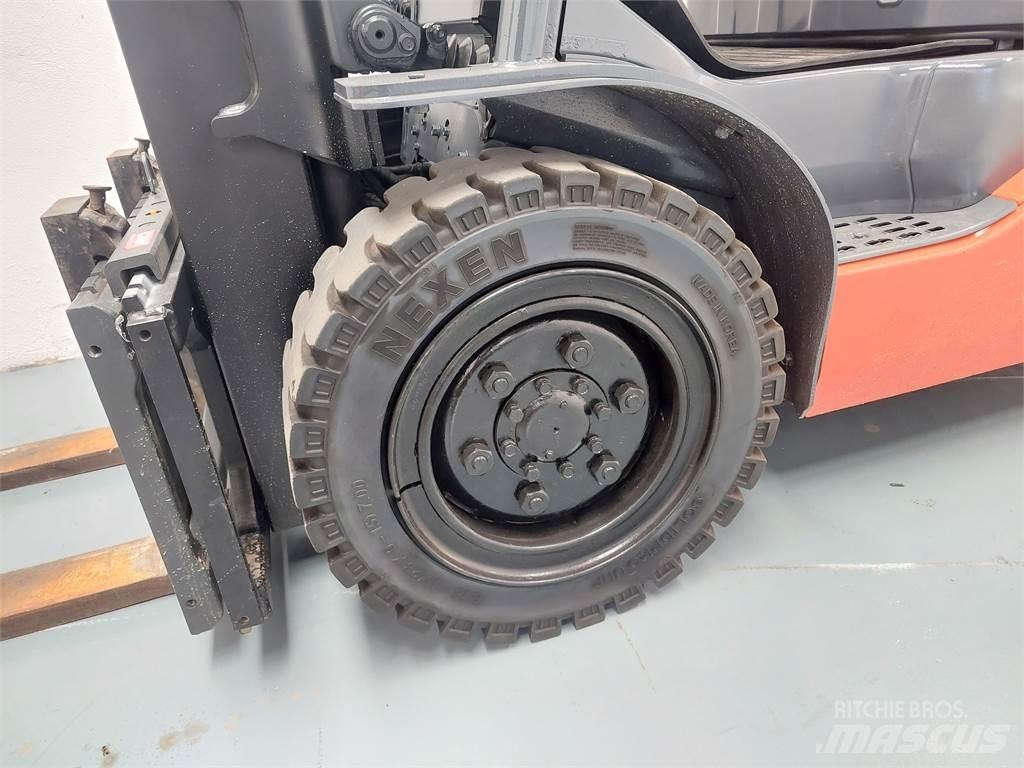 Toyota 52 8FDJF35 Diesel Forklifts
