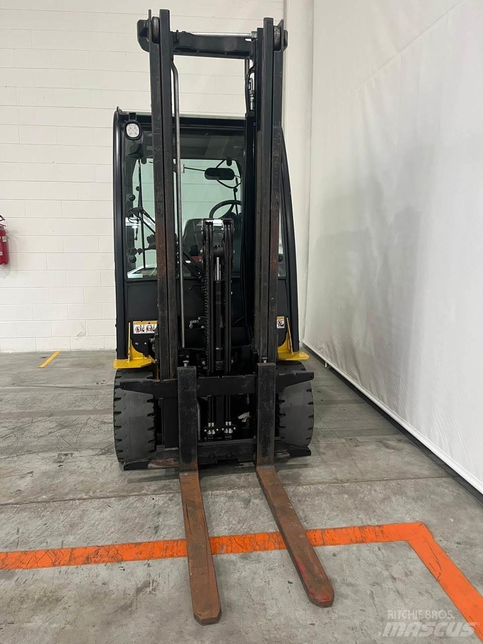 Yale ERP30VL Electric Forklifts