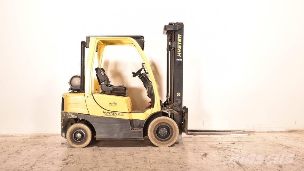 Hyster H2.5FT LPG trucks