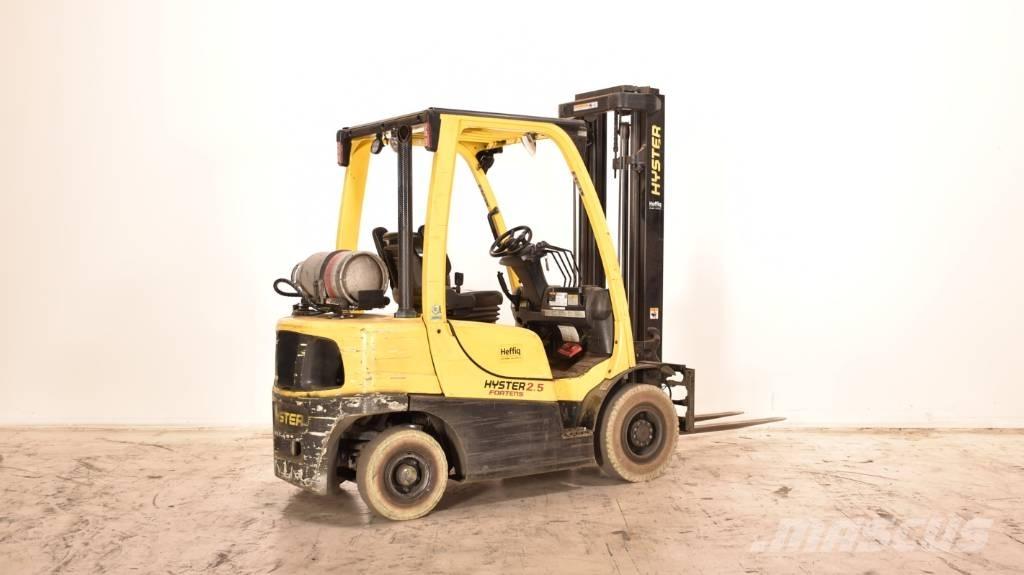 Hyster H2.5FT LPG trucks