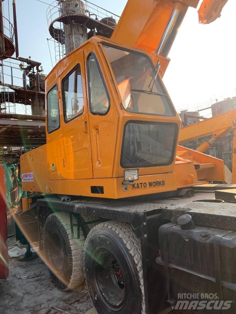 Kato NK 250 E Mobile and all terrain cranes