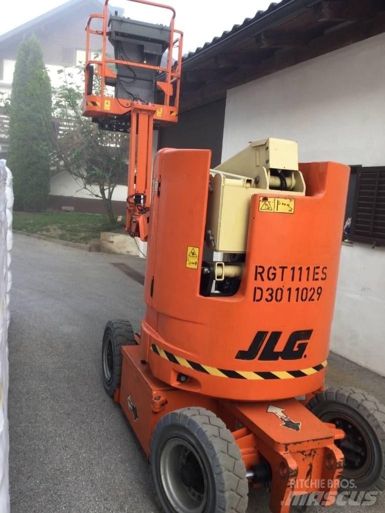 JLG E 300 AJP Articulated boom lifts