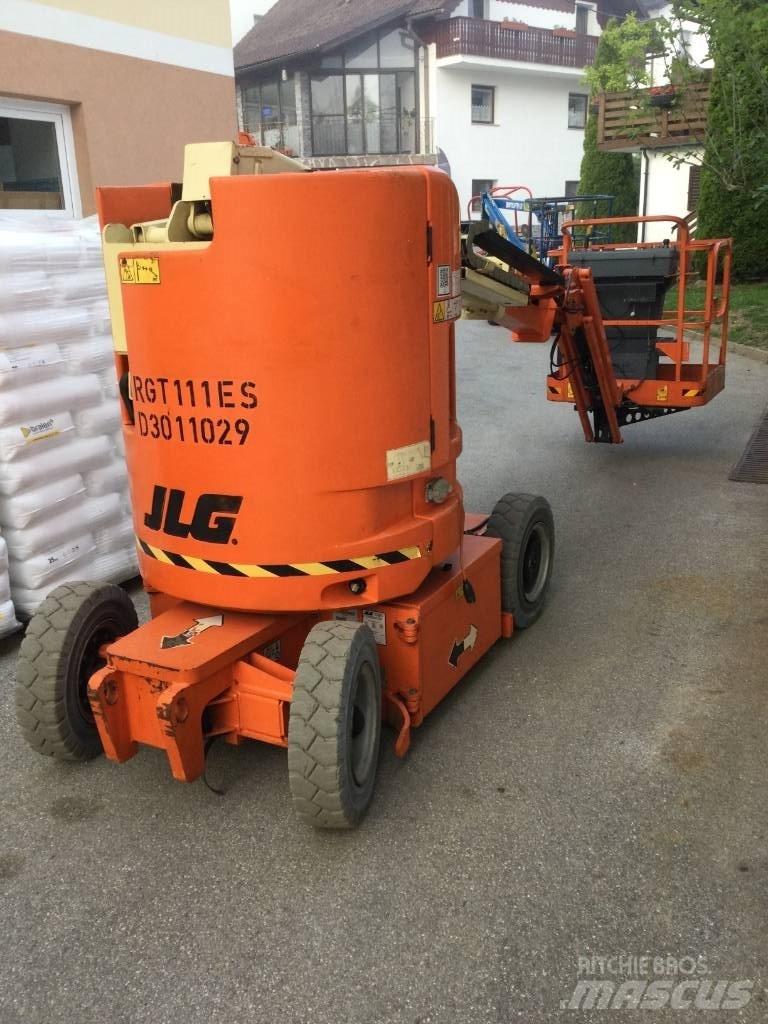JLG E 300 AJP Articulated boom lifts