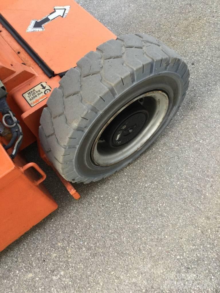 JLG E 300 AJP Articulated boom lifts