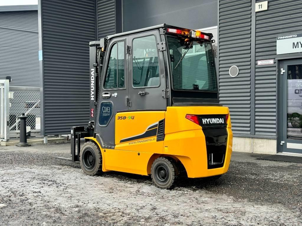 Hyundai 35B-9U Electric Forklifts
