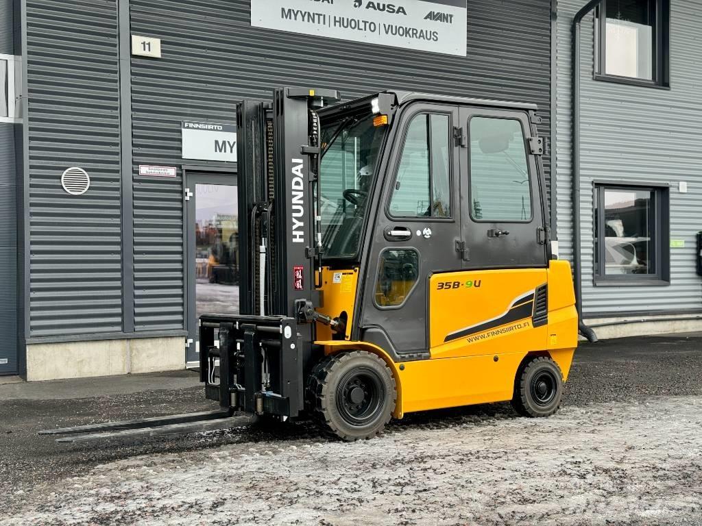 Hyundai 35B-9U Electric Forklifts
